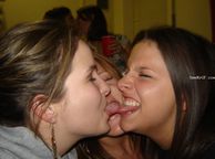 Three Drunk Girls Tongue Touch - women necking